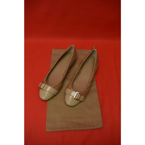 BURBERRY AVONWICK BEIGE NUDE QUILTED LEATHER GOLD LOGO BUCKLE FLATS 38.5 8.5 - Picture 7 of 12
